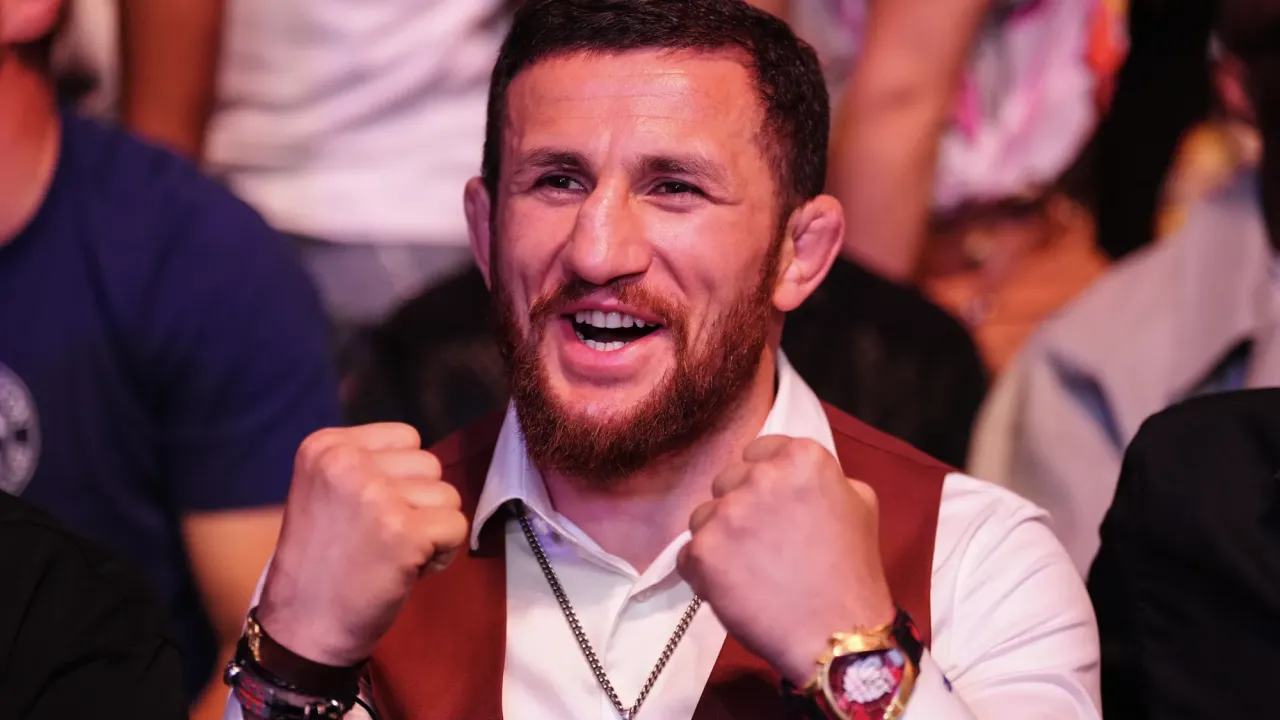 Dvalishvili Pertahankan Gelar di UFC 320 dengan Strategi Baru