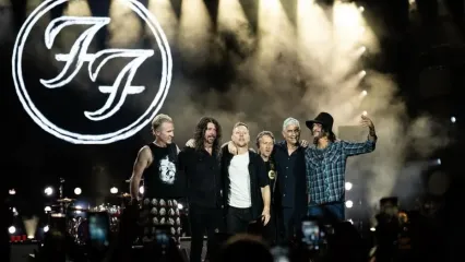 Foo Fighters akan menggelar konser bertajuk Foo Fighters: Live In Jakarta pada 2 Oktober 2025 di Carnaval Ancol, Jakarta Utara.