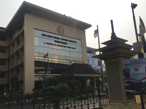 Gedung Mabes Polri, Jalan Trunojoyo Nomor 3, Jakarta Selatan.