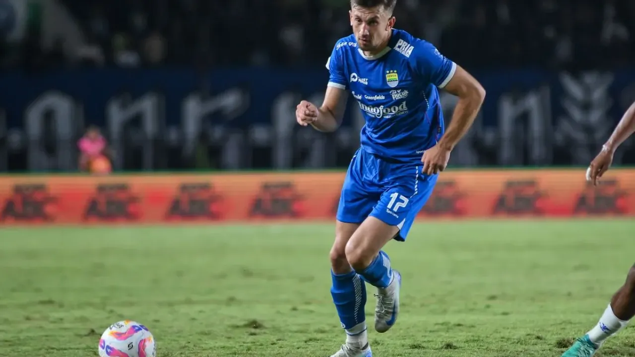 Gelandang Persib Bandung asal Kroasia Mateo Kocijan punya peran penting di area gelandang bertahan sebagai destroyer. 