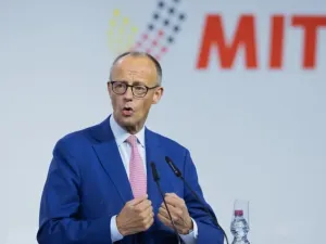 German Chancellor Friedrich Merz speaks at the 17th Federal SME Day of the SME and Economic Union (MIT) at Motorworld. Rolf Vennenbernd/dpa