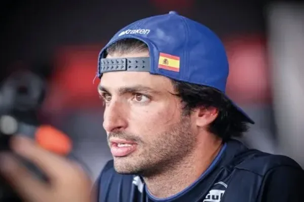Guenther Steiner: Hasil Podium Sainz di Azerbaijan Tak Menandakan Tren Baru (2)