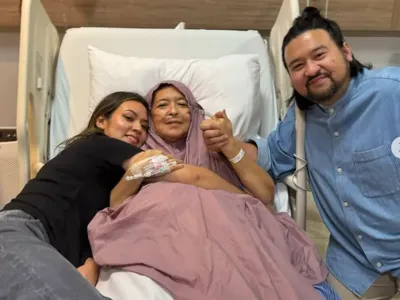 Ibunda Raisa Andriana, Ria Mariaty, mendapatkan vonis kanker paru-paru stadium 4 setelah berbulan-bulan berjuang untuk mendapatkan diagnosis tepat.