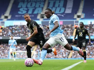 Jeremy Doku Tampil Memukau dan Jadi Perbincangan di Manchester City (1)