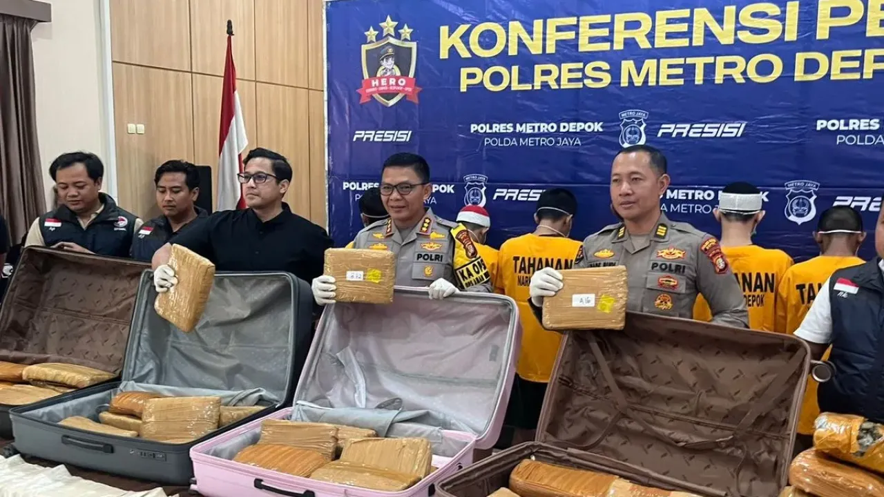 Jumpa pers kasus narkoba di wilayah Depok, Polres Metro Depok, Kamis (25/9/2025).