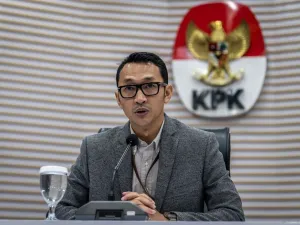 Juru Bicara KPK Budi Prasetyo saat menyampaikan keterangan di Gedung Merah Putih KPK, Jakarta, Kamis (26/6/2025). 