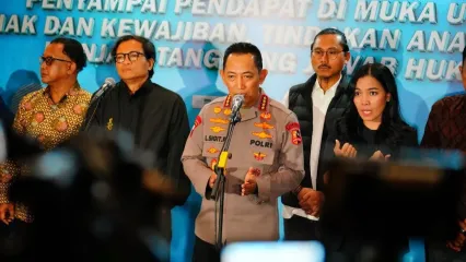 Kapolri Jenderal Listyo Sigit Prabowo usai diskusi bersama koalisi masyarakat sipil di Gedung PTIK, Jakarta Selatan, Senin (29/9/2025).