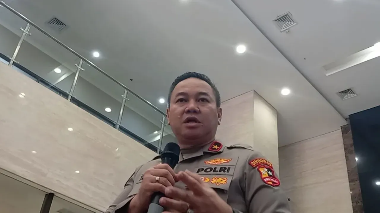 Karo Penmas Divisi Humas Polri Brigjen Trunoyudo Wisnu Andiko saat memberikan keterangan di Gedung Bareskrim Polri, Jakarta, Jumat (7/2/2025). 