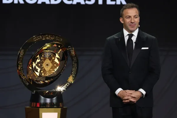 Kenan Yildiz Kejutkan Legenda Alessandro Del Piero di Turin (1)