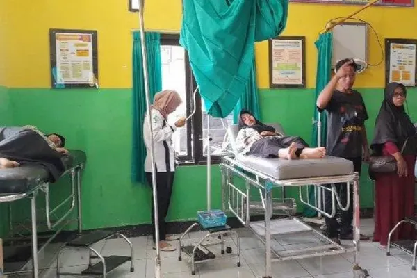 Kepala Bappeda Sumbawa, Deddy Heriwibowo mengungkap ada indikasi keberadaan bakteri E Coli dalam menu MBG sebabkan keracunan ratusan siswa.