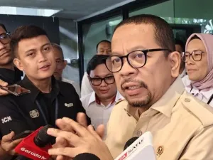 Kepala Staf Kepresidenan Muhammad Qodari memberikan keterangan pers di Gedung Bina Graha, Kompleks Istana Kepresidenan, Jakarta,Kamis (18/9/2025). 
