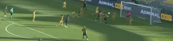 Keseruan Laga 16 Besar Copa Italia, Parma Juara Adu Penalti (1)