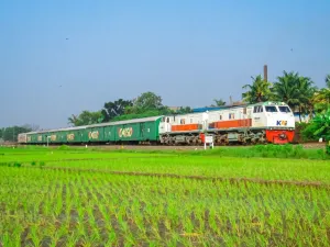 Kilas balik transformasi perjalanan KAI dari masa sulit hingga menjadi transportasi utama pilihan masyarakat Indonesia.
