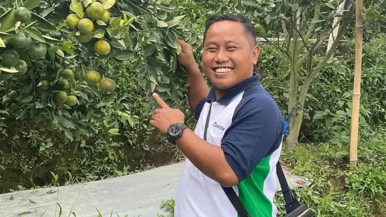 Komedian Narji Cagur kini menekuni kesibukan menjadi seorang petani.
