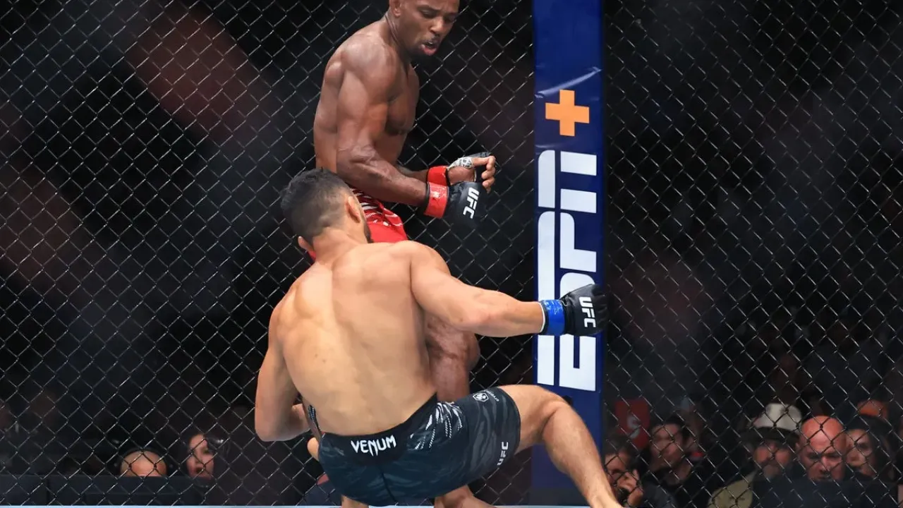 Lerone Murphy knocked out Aaron Pico with a spinning back elbow (Getty Images)