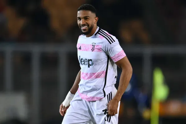Liverpool and Man United set to battle in the race to sign Serie A defender
