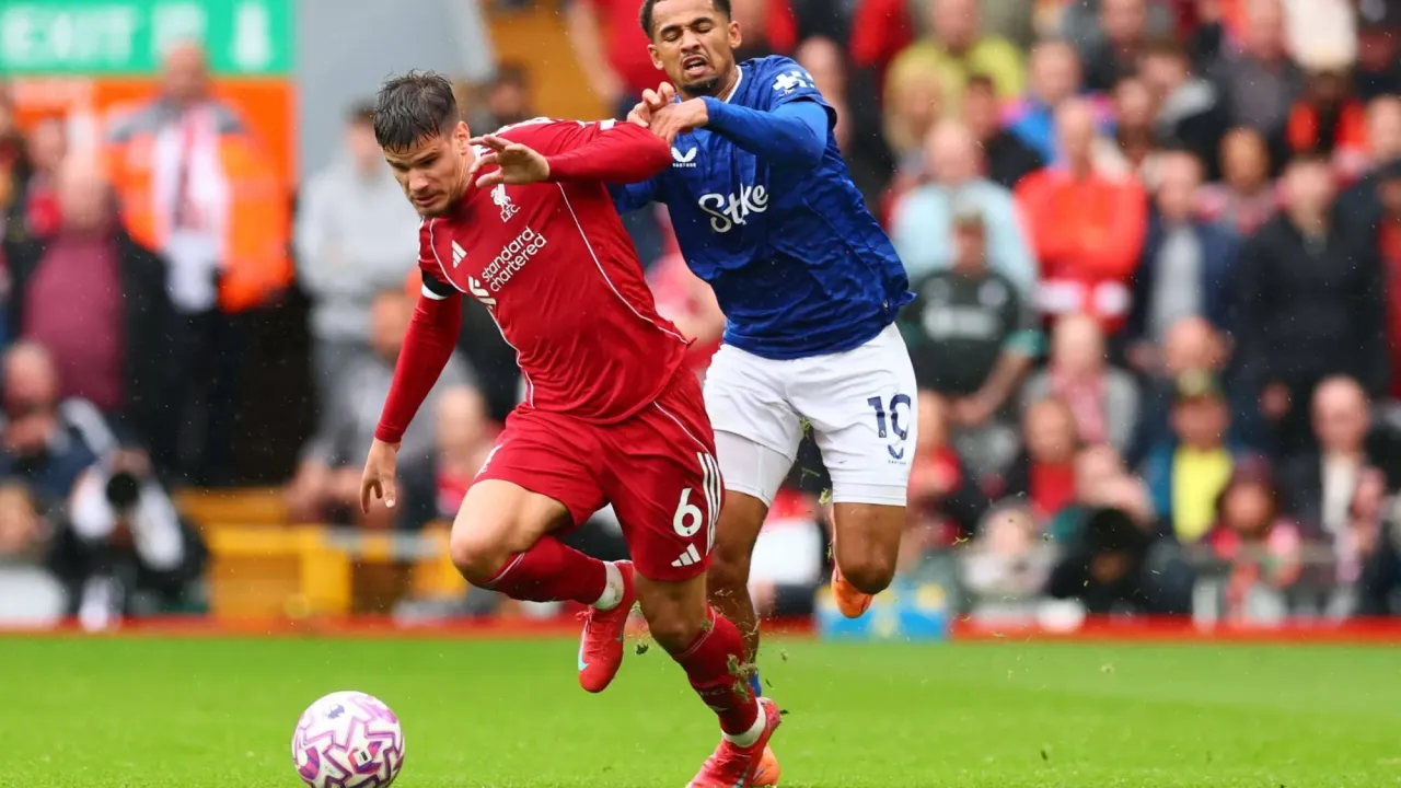 Liverpool Hadapi Dilema di Titik Tekan Tengah Lapangan (1)