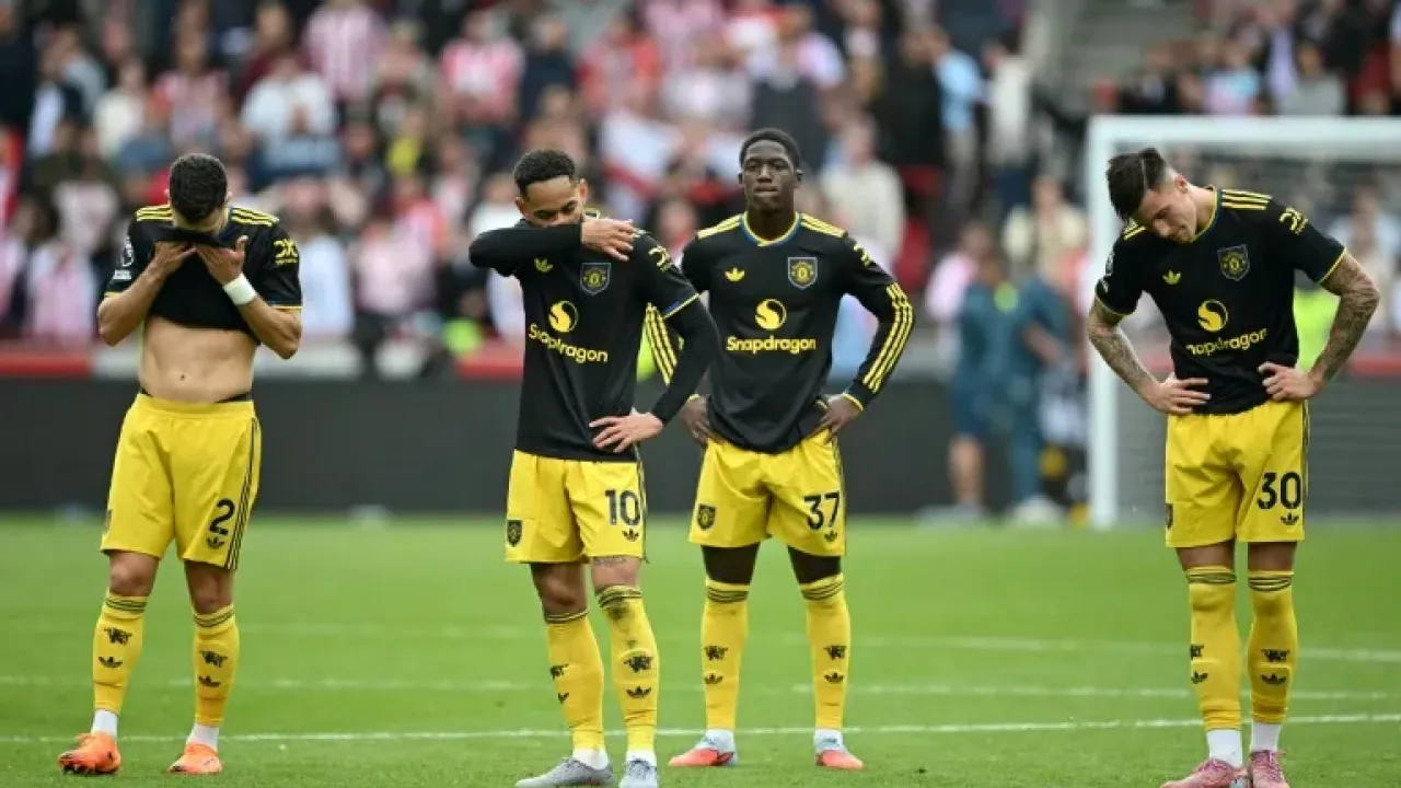 Man Utd were beaten 3-1 at Brentford (JUSTIN TALLIS)