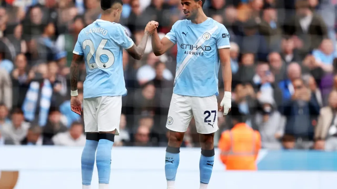 Manchester City Hancurkan Burnley 5-1, Nunes dan Nico Bawa Performa Menjanjikan (1)