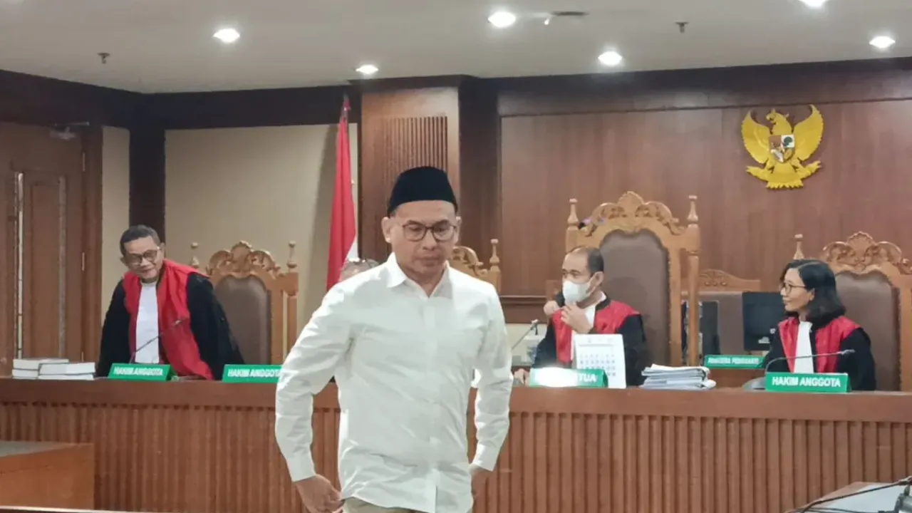Mantan Direktur PT Perusahaan Gas Negara (PGN) Danny Praditya dalam sidang di Pengadilan Tipikor pada Pengadilan Negeri Jakarta Pusat, Senin (22/9/2025). 