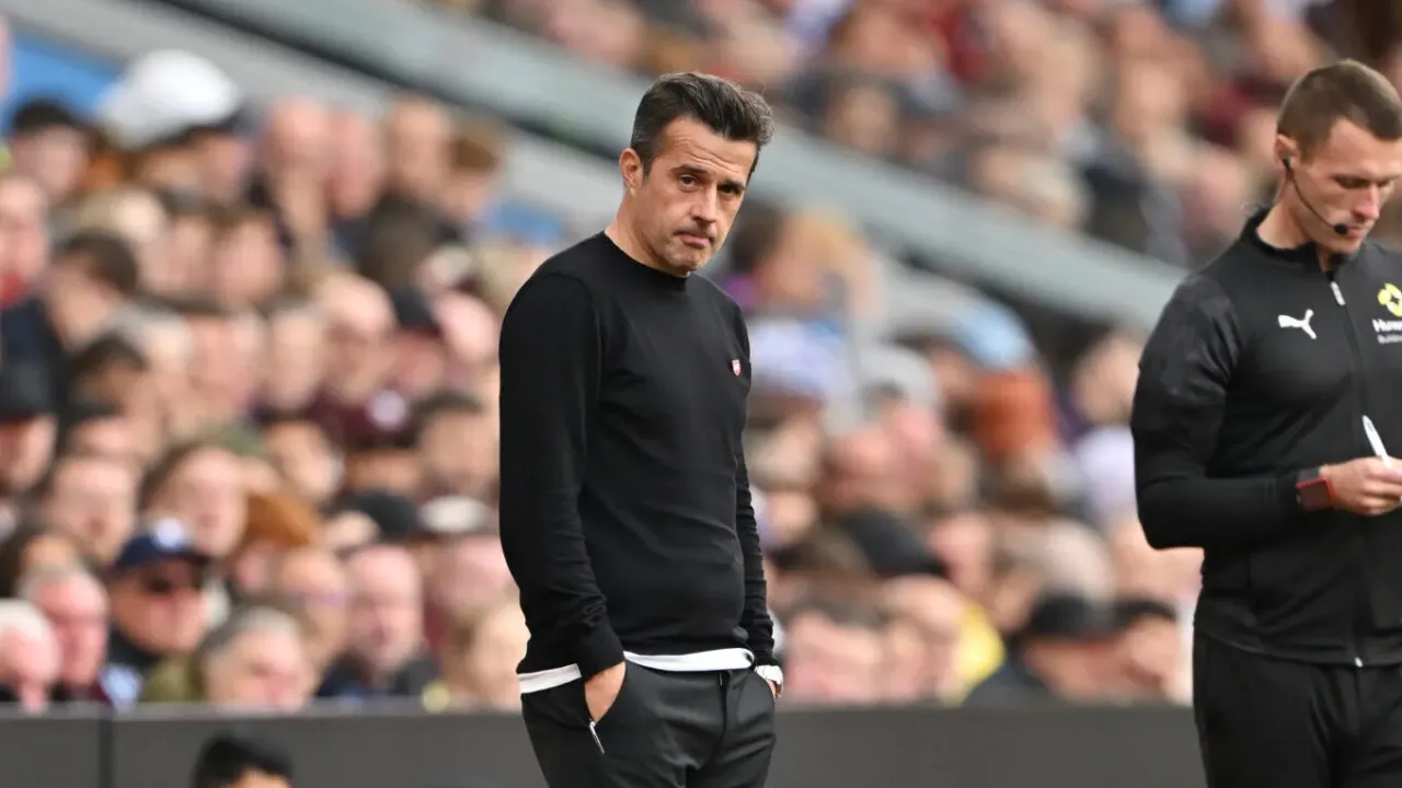 Marco Silva fumes over &#x002018;incredible&#x002019; decisions following Aston Villa defeat