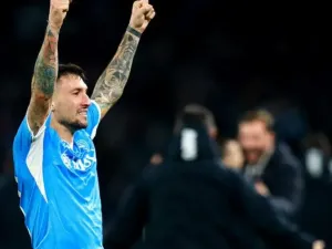 Matteo Politano extends his stay with Napoli