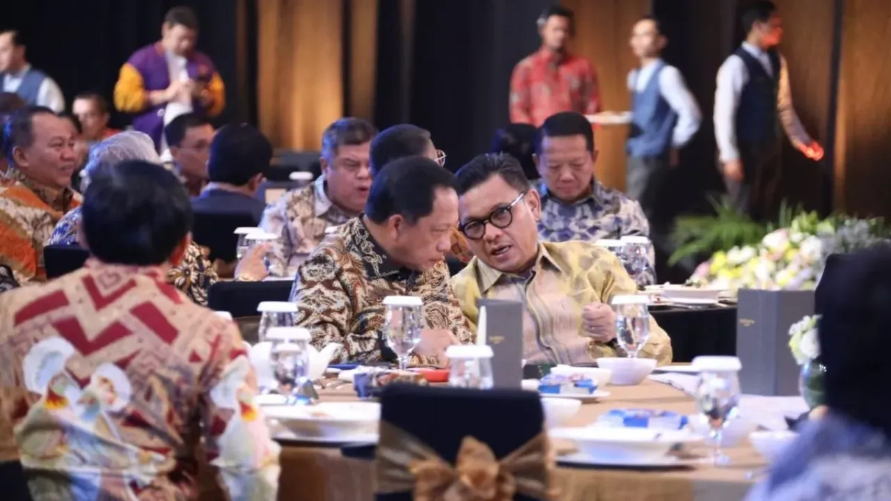 Menteri Dalam Negeri (Mendagri) Muhammad Tito Karnavian dalam acara Adhyaksa Awards 2025 di Hotel The Westin, Jakarta Selatan, Selasa (23/9/2025).