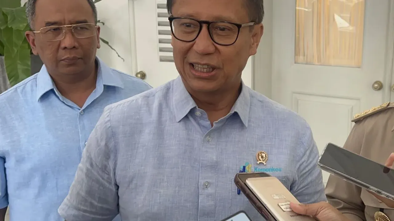 Menteri Kesehatan Budi Gunadi Sadikin memerintahkan agar seluruh warga Desa Cianaga, Kecamatan Kabandungan, Sukabumi, Jawa Barat, dibagikan obat cacing.