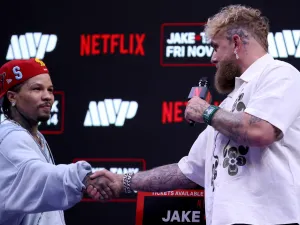 MIAMI, FLORIDA - SEPTEMBER 23: Gervonta 