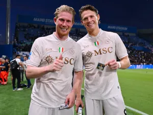 Milan Gagal Curi Poin Penuh dari Napoli Demi Scudetto (2)