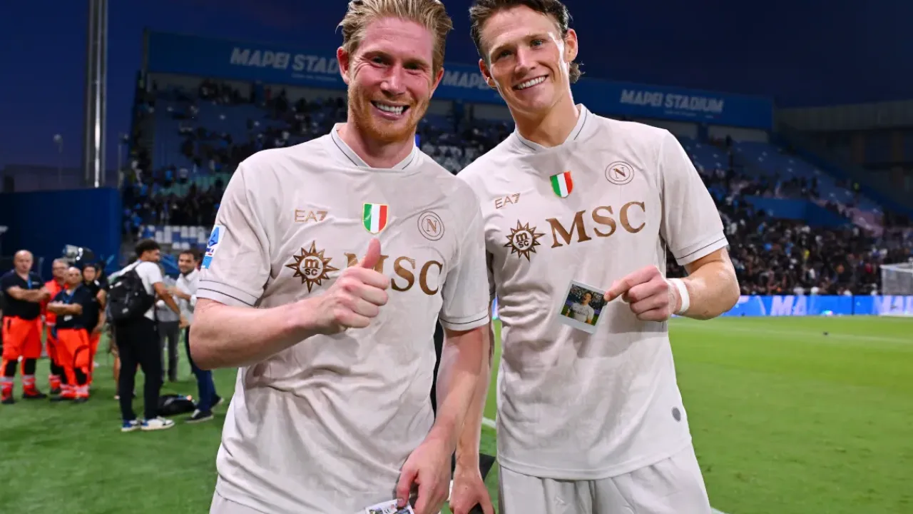 Milan Gagal Curi Poin Penuh dari Napoli Demi Scudetto (2)