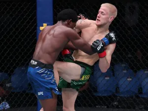 Momen Unik di UFC Perth, Petarung Minta Jepang Saat Bertarung