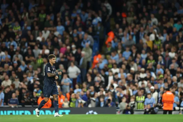 Napoli Terancam Krisis Pertahanan Menjelang Match penting Liga Champions (2)