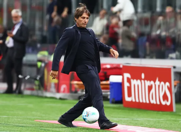 Napoli Tersungkur di San Siro, Milan Menang 2-1 (2)