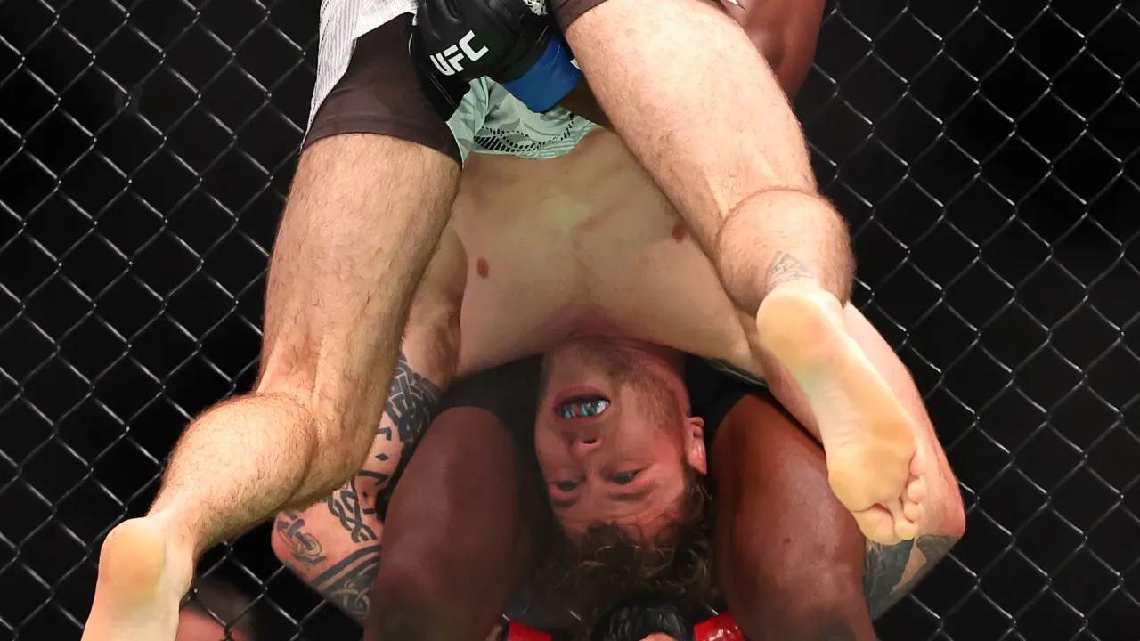 Neil Magny Tepati Matthews melalui comeback dramatis di UFC Perth