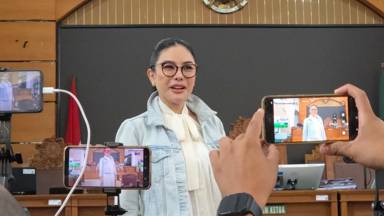 Nikita Mirzani menghadiri sidang lanjutan kasus pemerasan di Pengadilan Negeri Jakarta Selatan, Kamis (25/9/2025)
