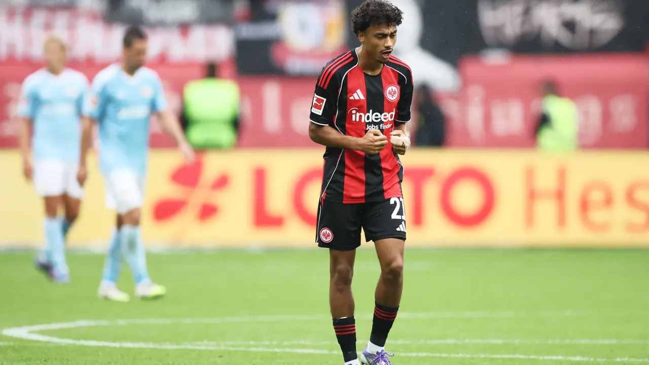 Off to the island? Several Premier League clubs chasing Eintracht&#x002019;s Brown