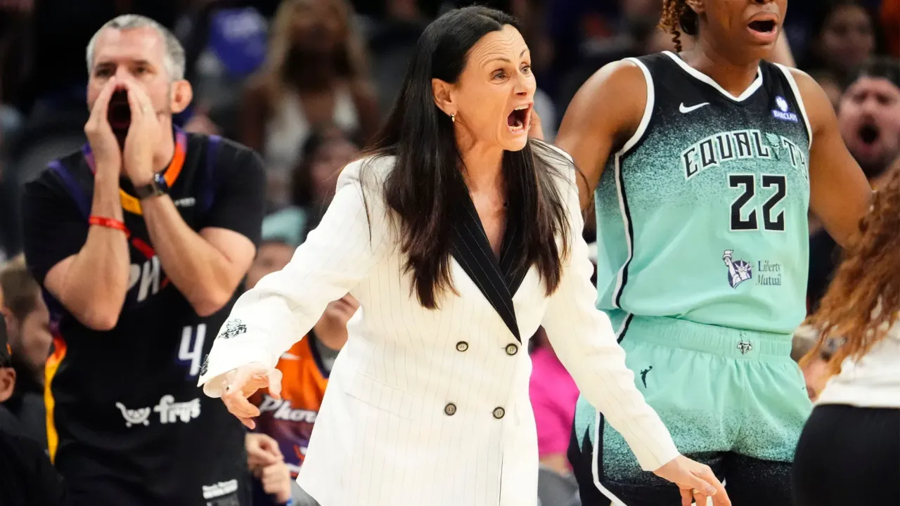 Pelatih Sandy Brondello Dipecat Setelah Kekalahan di Playoff WNBA