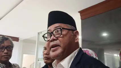 Penggugat Wapres Gibran Rakabuming Raka, Subhan Palal saat ditemui di Pengadilan Negeri Jakarta Pusat, Senin (29/9/2025)