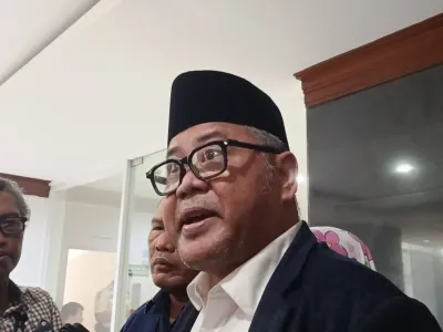 Penggugat Wapres Gibran Rakabuming Raka, Subhan Palal saat ditemui di Pengadilan Negeri Jakarta Pusat, Senin (29/9/2025)