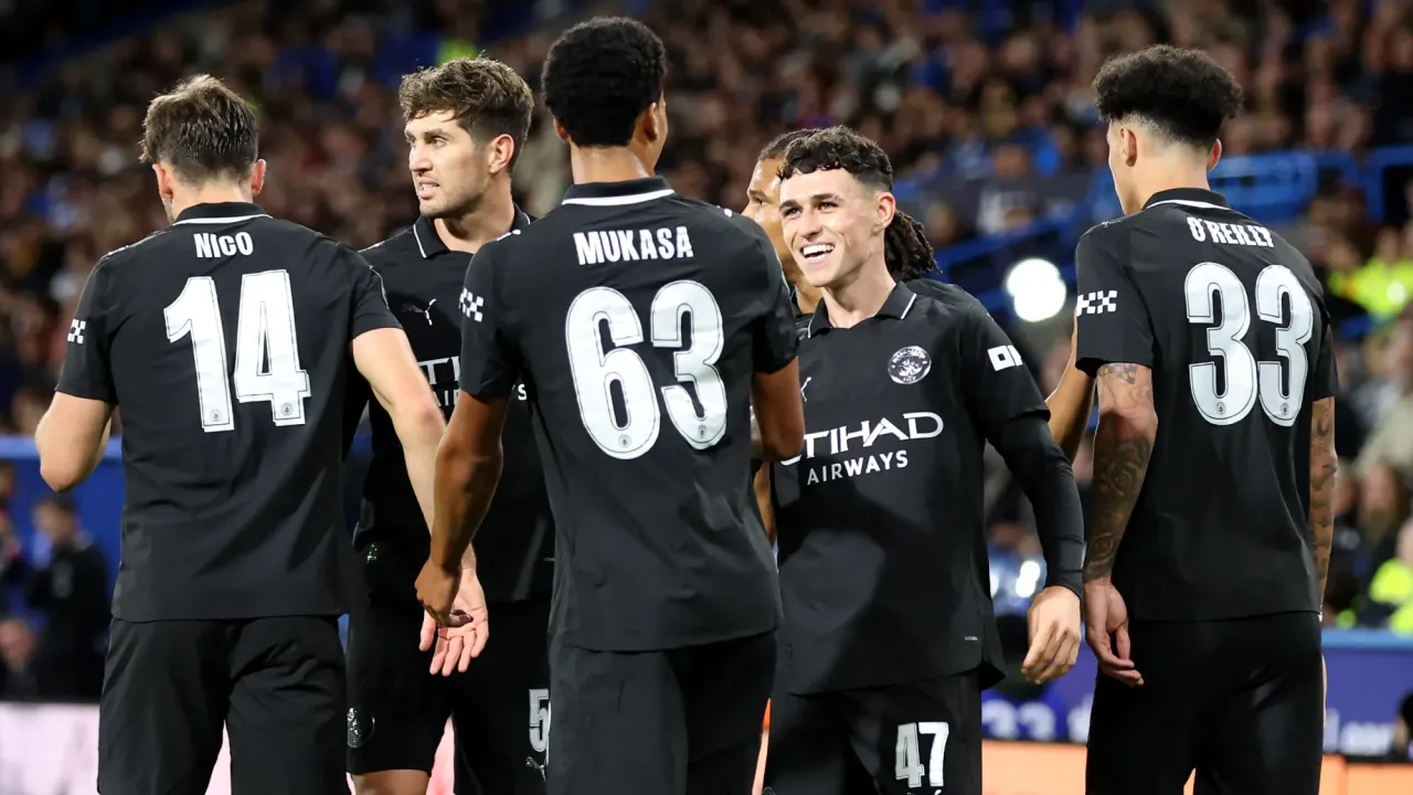 Phil Foden leads youthful Man City side to Carabao Cup victory over Huddersfield