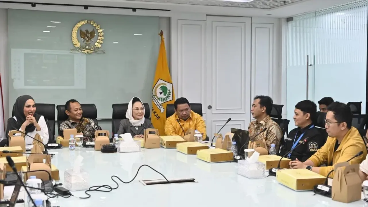 Piyu Padi mendatangi Fraksi Golkar terkait tata kelola royalti lagu di Gedung DPR, Senayan, Jakarta, Rabu (24/9/2025). 