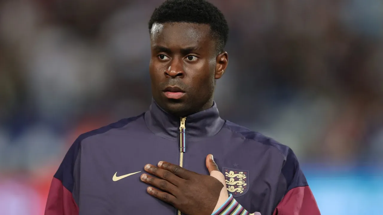 Premier League defender asks agent to open talks with Real Madrid &#x002013; report