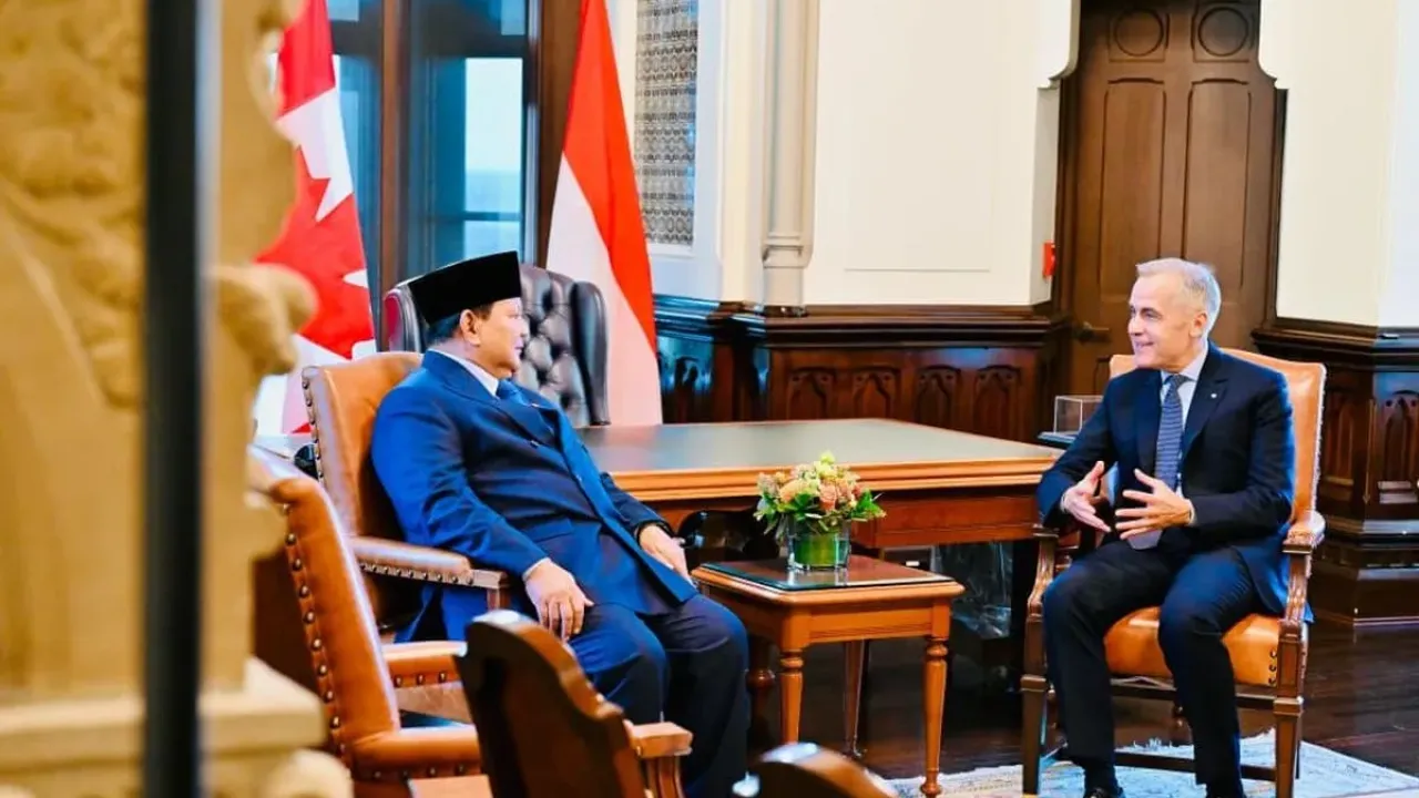 Presiden RI Prabowo Subianto menyaksikan sejumlah penandatanganan kerja sama bersama PM Kanada Mark Carney di Ottawa, Kanada, Rabu (24/9/2025). 