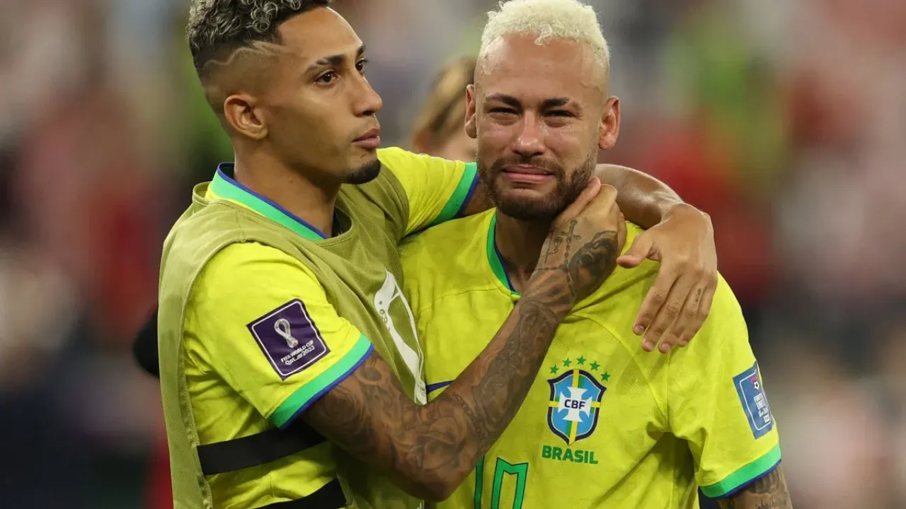 Raphinha and Neymar played together for Brazil at the 2022 World Cup (AFP via Getty Images)