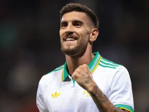 Roma Bangkit Dominasi Verona di Derby della Capitale