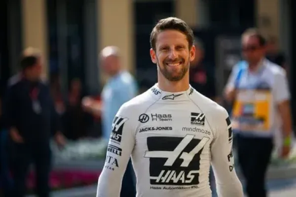 Romain Grosjean Kembali Naik Ke Mobil F1 di Mugello (4)