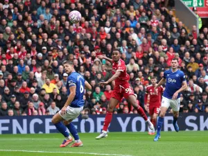Ryan Gravenberch Jadi Bintang Utama Derby Merseyside (1)