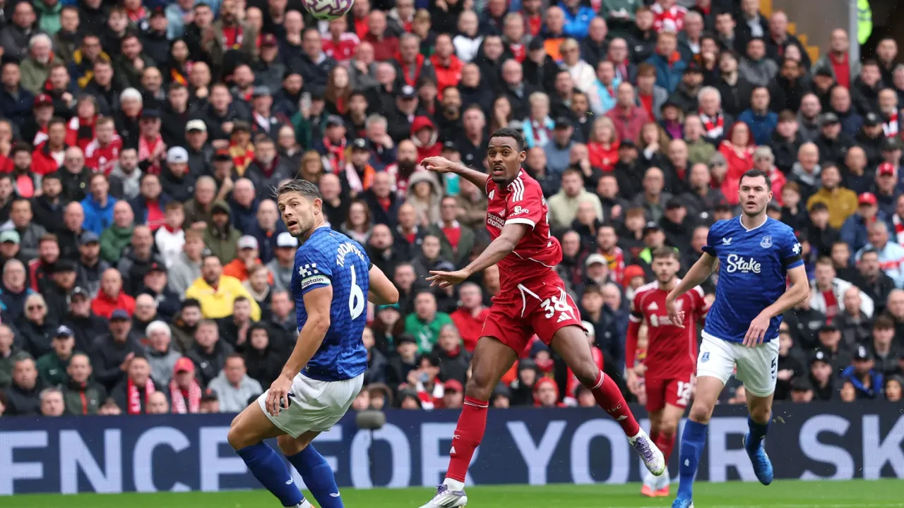 Ryan Gravenberch Jadi Bintang Utama Derby Merseyside (1)