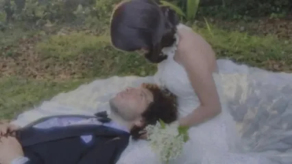 Selena Gomez menikah dengan Benny Blanco di Santa Barbara, Amerika Serikat, pada Sabtu (27/9/2025).